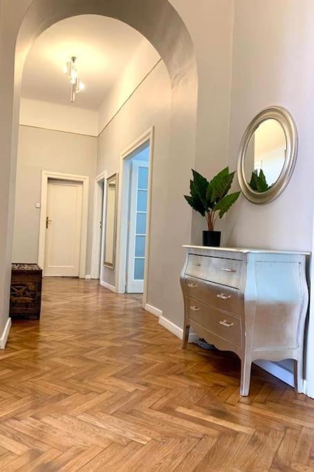 Floriańska Grand Apartment 2 Kraków Zewnętrze zdjęcie